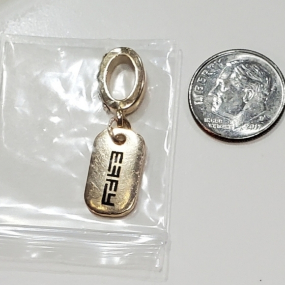 Effy tag charm, with rhinestones. Goldtone - Picture 2 of 6